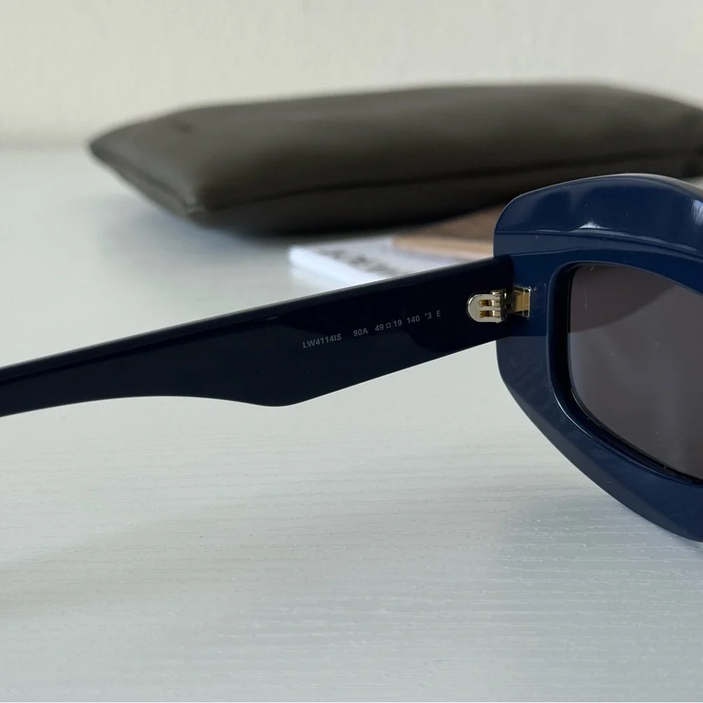 NWT Loewe Crystal Sunglasses LW4114IS 90A Navy Blue | Swarovski | Authentic